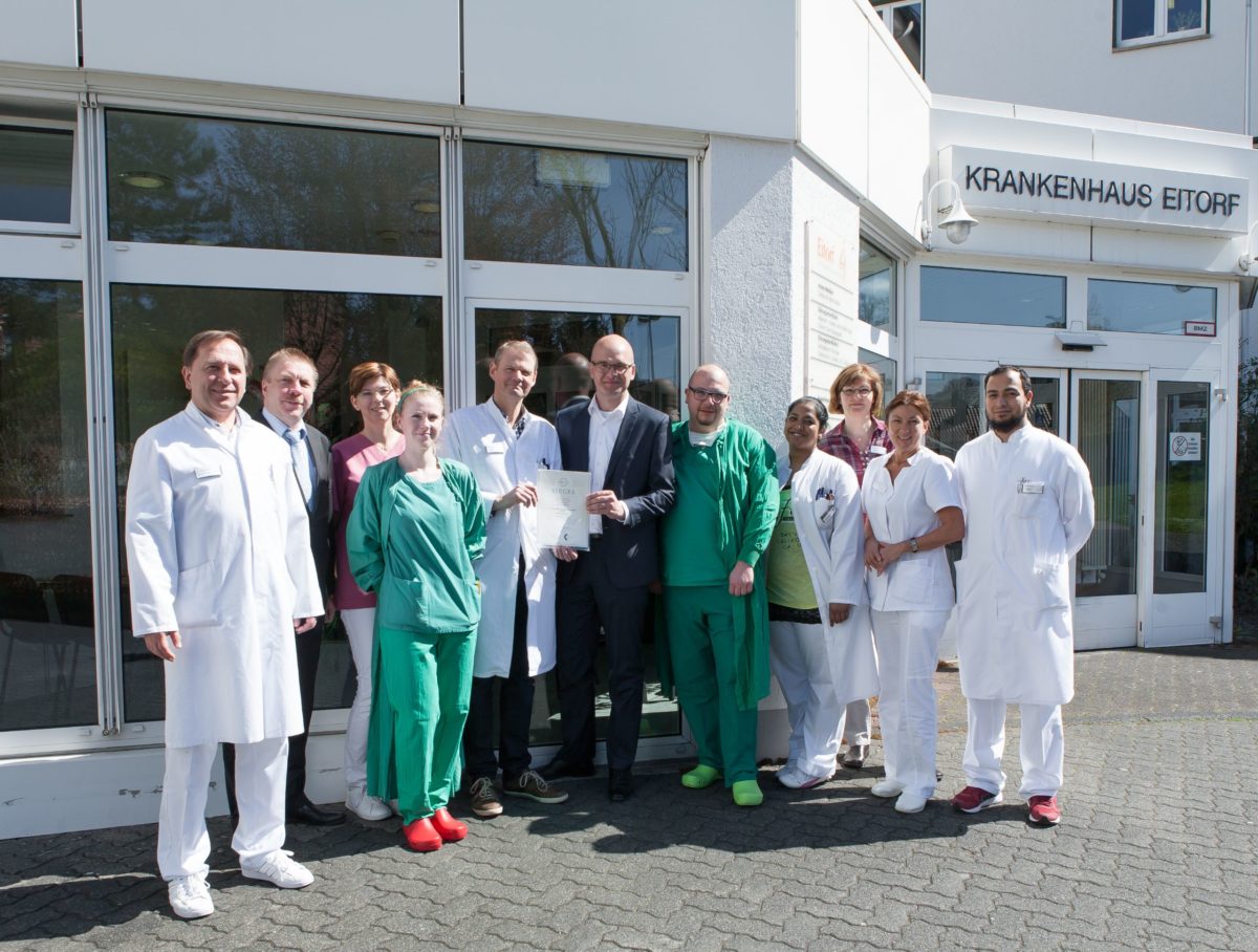 20.04.2016 | Zertifizierung des Hernienzentrums Siegtal – Übergabe der Urkunde