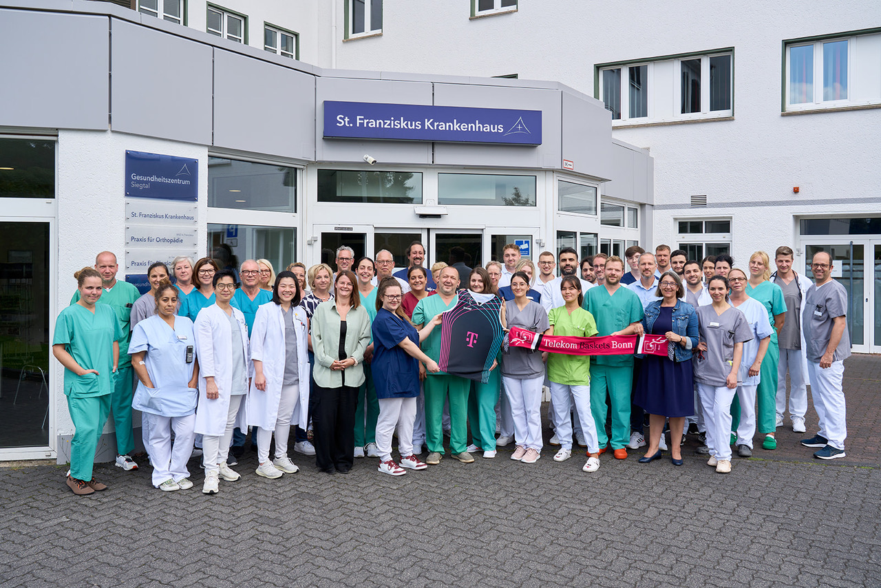 St. Franziskus Krankenhaus ist Partner der Telekom Baskets Bonn