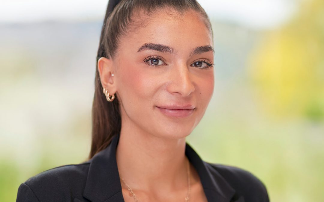 Melike Ofluoglu